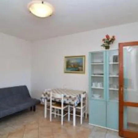 Tiffany Apartment *